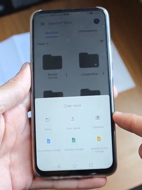 Menu Criar novo do Google Drive com as opções Pasta, Upload e Digitalizar